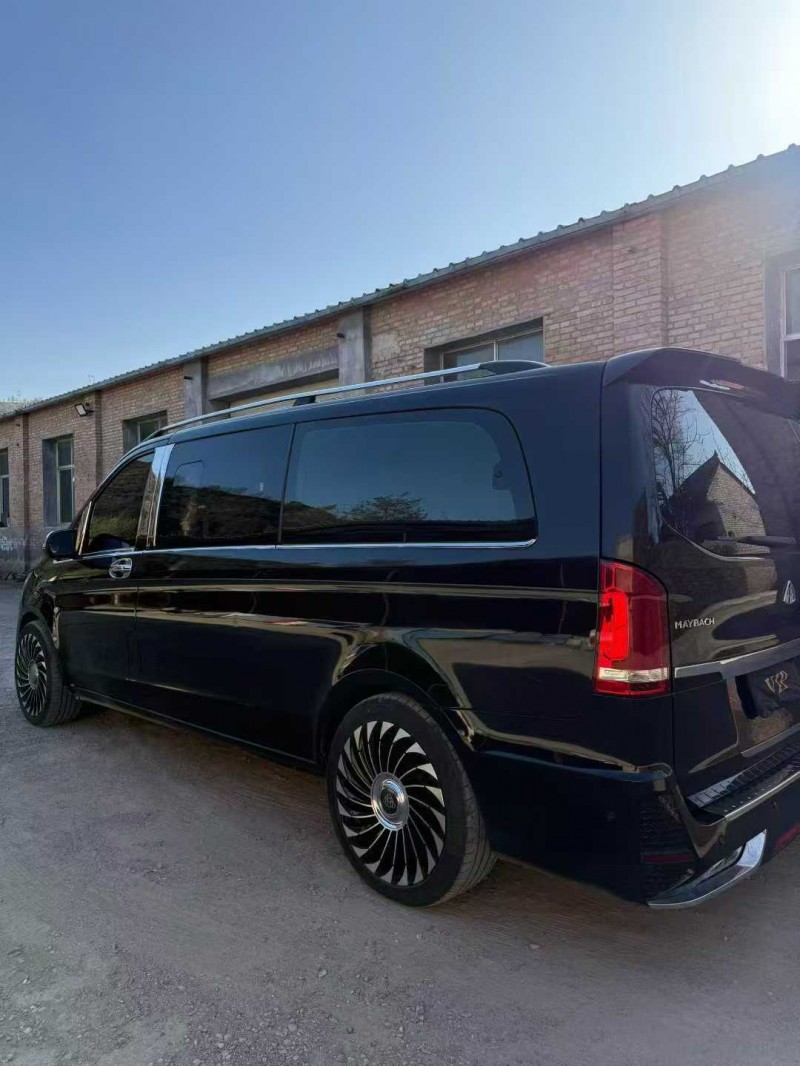 兰州18年奔驰威霆7