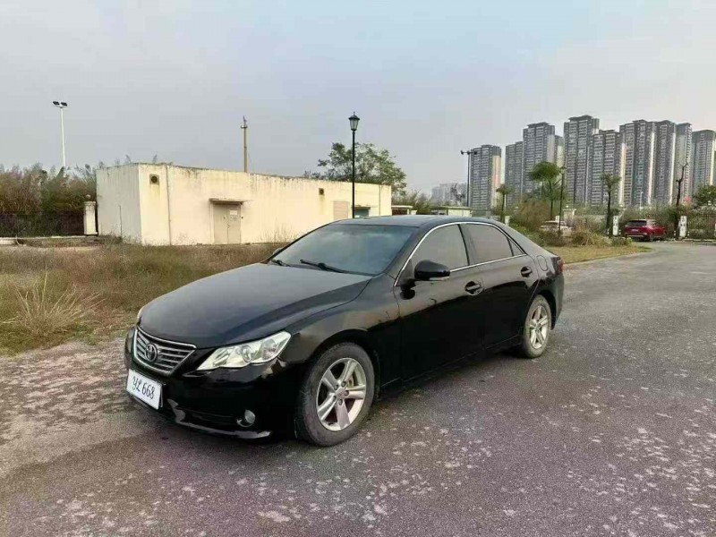 南宁12年丰田锐志3