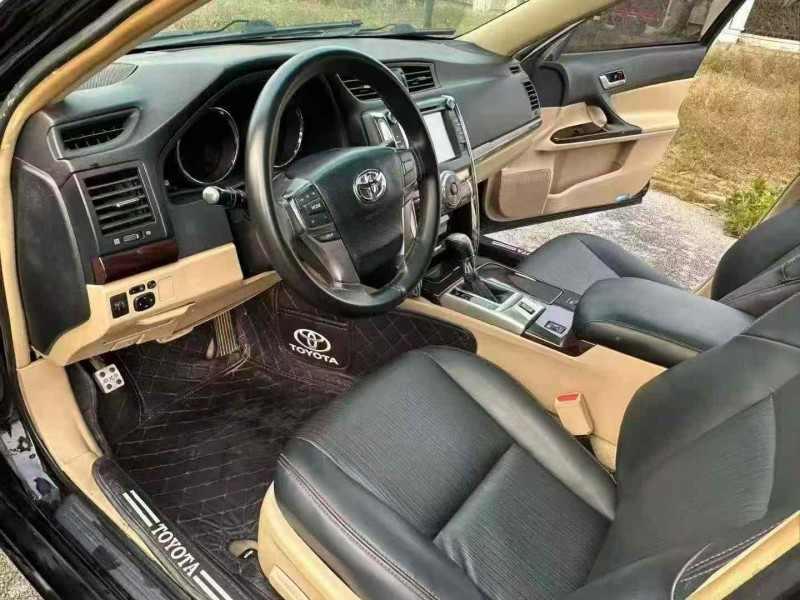 南宁12年丰田锐志4