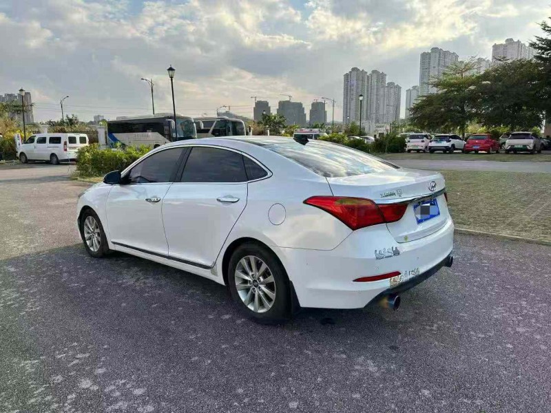 南宁15年现代名图7