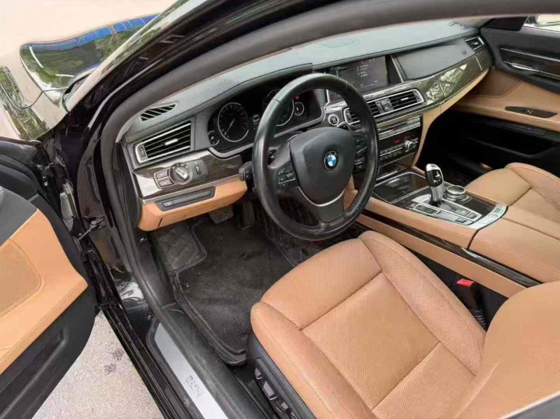 南宁13年宝马7系4