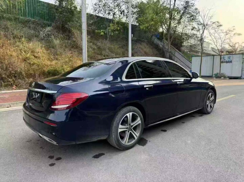 南宁18年奔驰E8