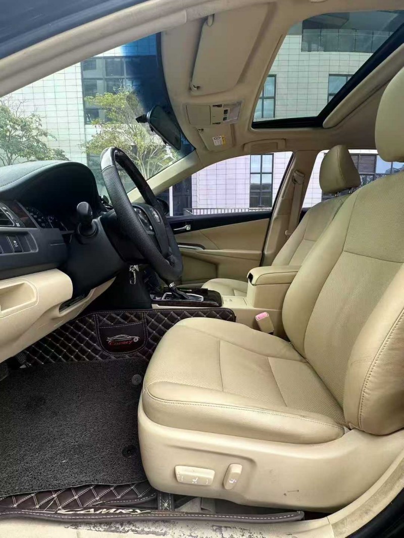 佛山17年丰田凯美瑞5