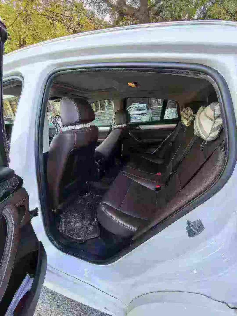 济宁18年宝马X46