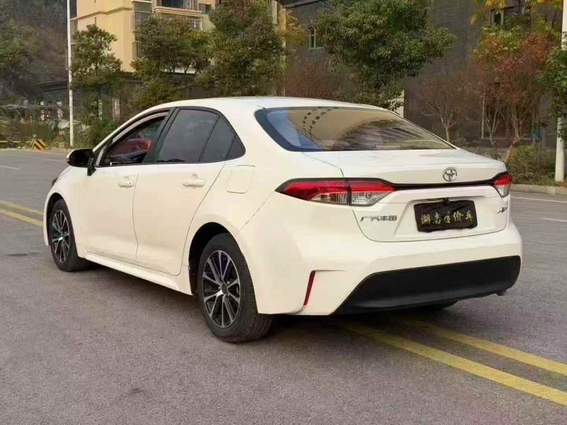 邵阳23年丰田雷凌8