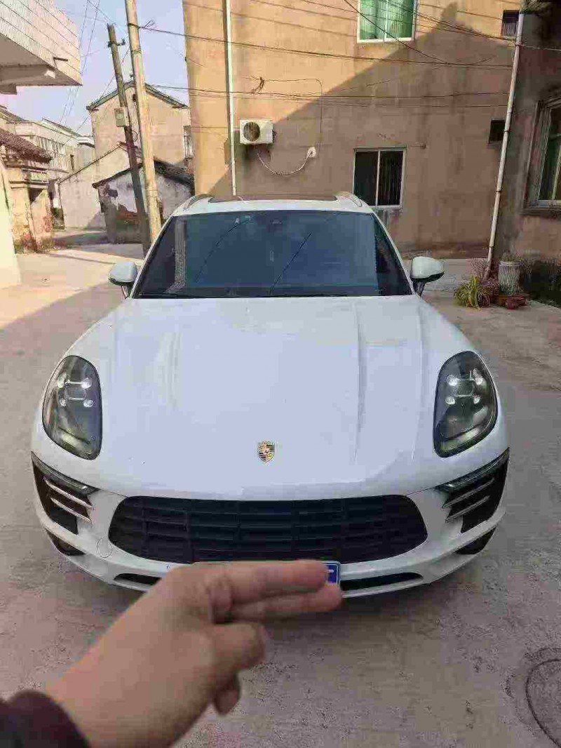 连云港17年保时捷Macan1