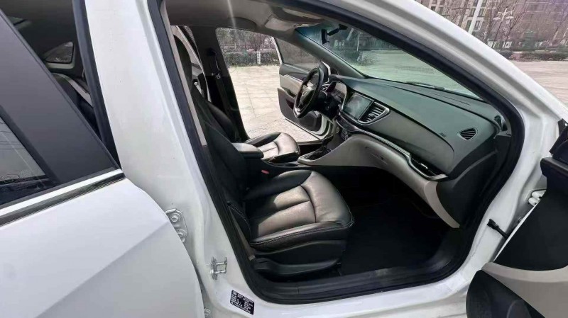 济宁17年别克英朗5