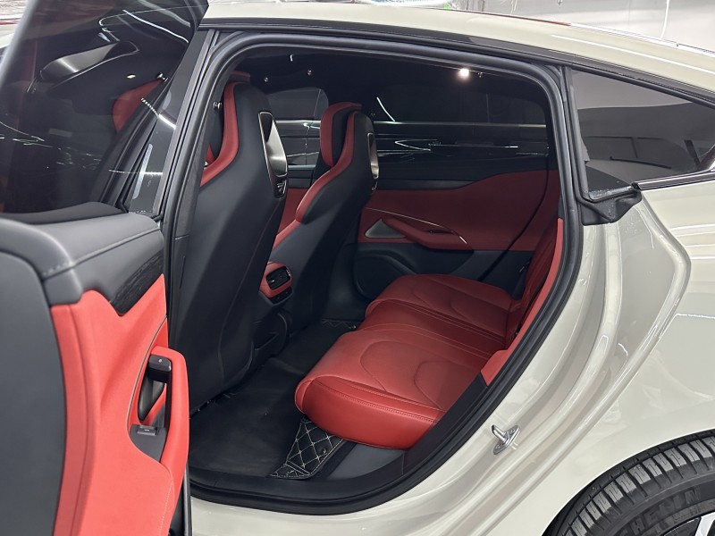 深圳24年小米SU76