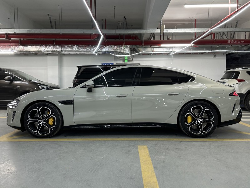 深圳24年小米SU78