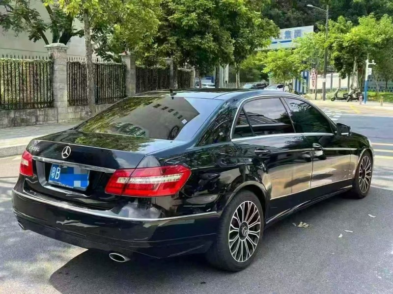 深圳13年奔驰E8