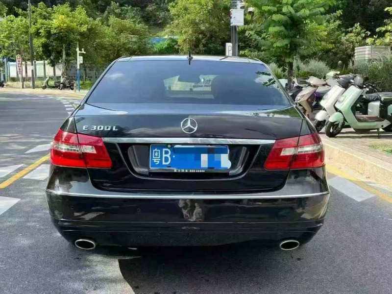 深圳13年奔驰E9