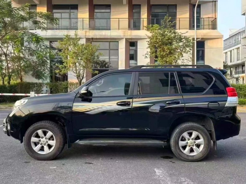 广州12年丰田普拉多4