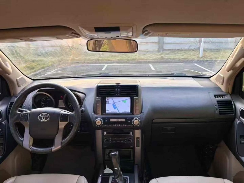 广州12年丰田普拉多6