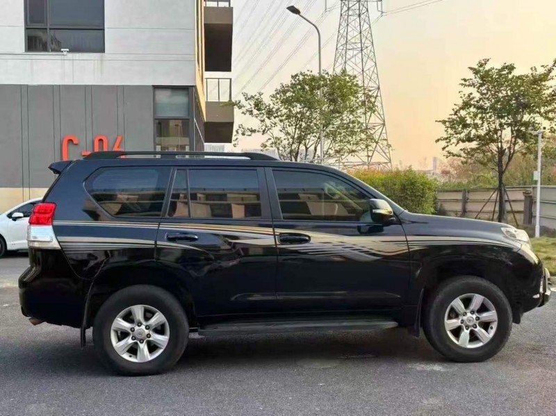 广州12年丰田普拉多7