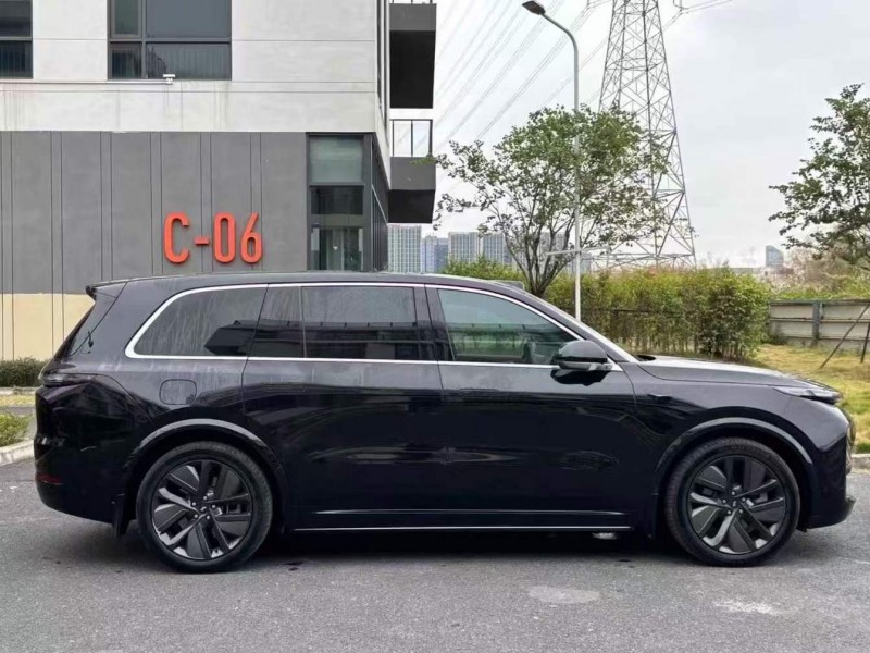 广州23年理想L97