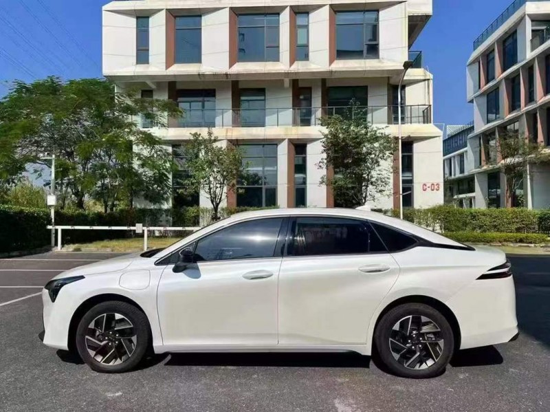 广州25年传祺埃安S8