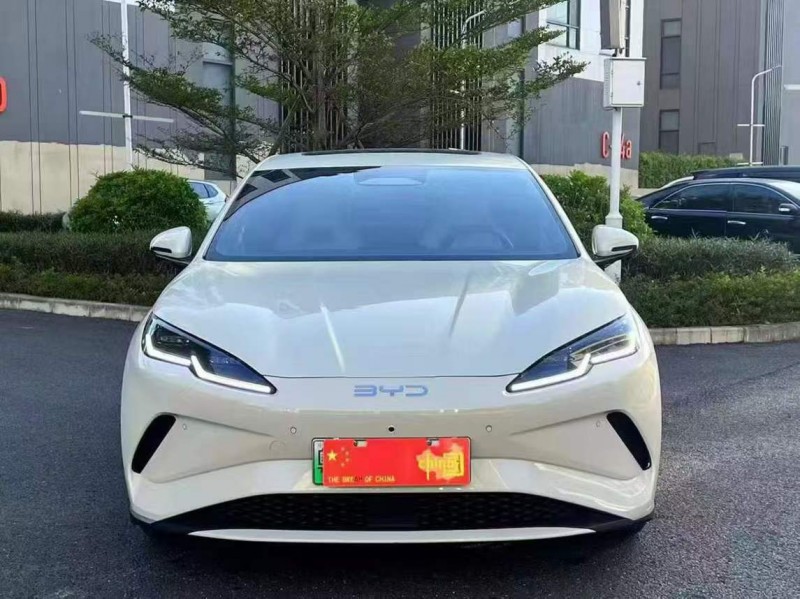 广州25年比亚迪海豹1