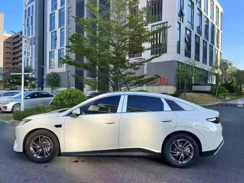 广州25年比亚迪海豹7