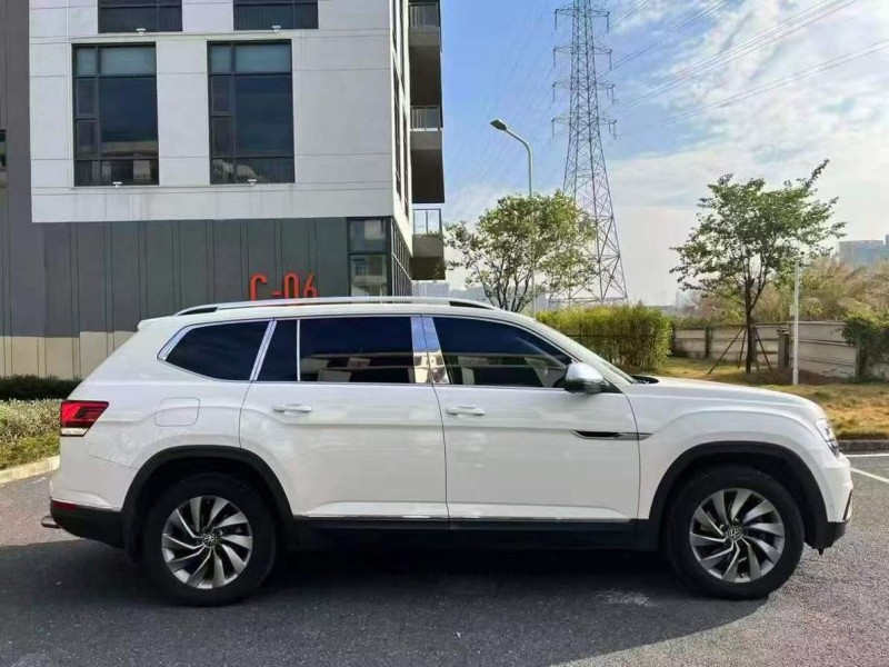 广州17年大众途昂7