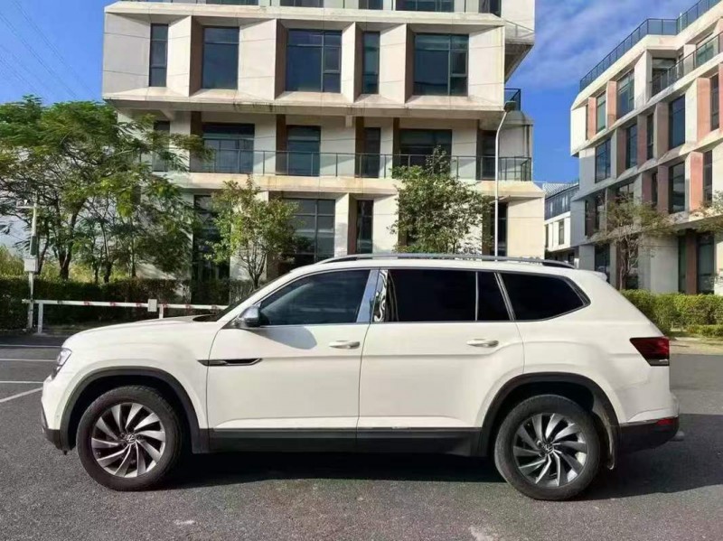 广州17年大众途昂8