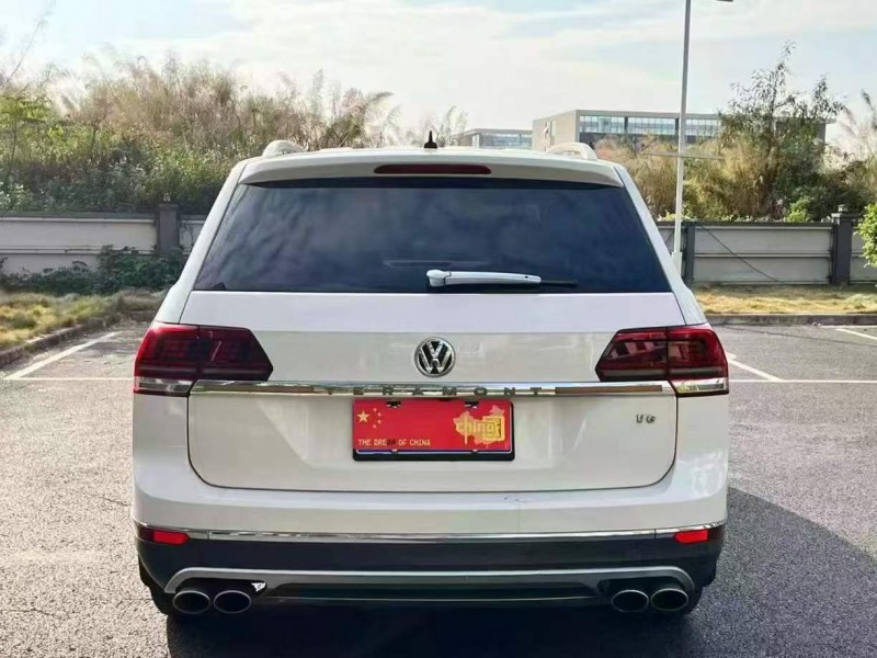 广州17年大众途昂9