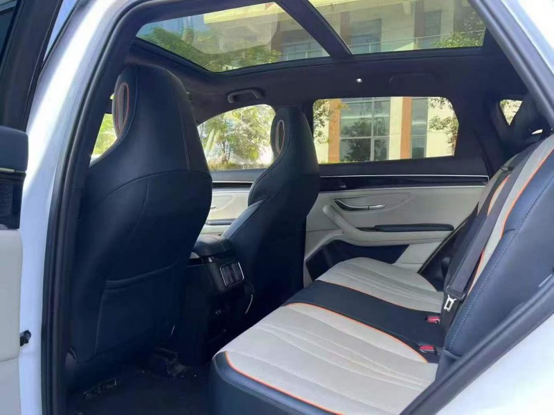 广州21年比亚迪宋4