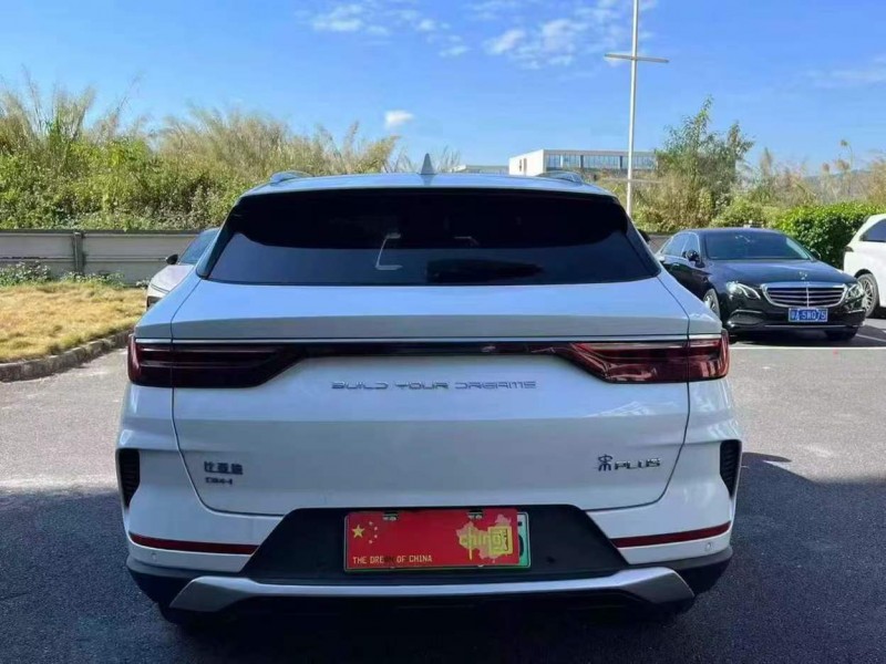 广州21年比亚迪宋8