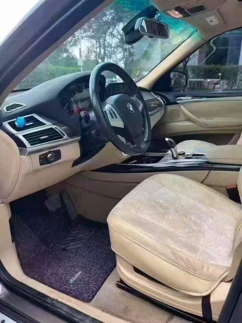 广州14年宝马X57