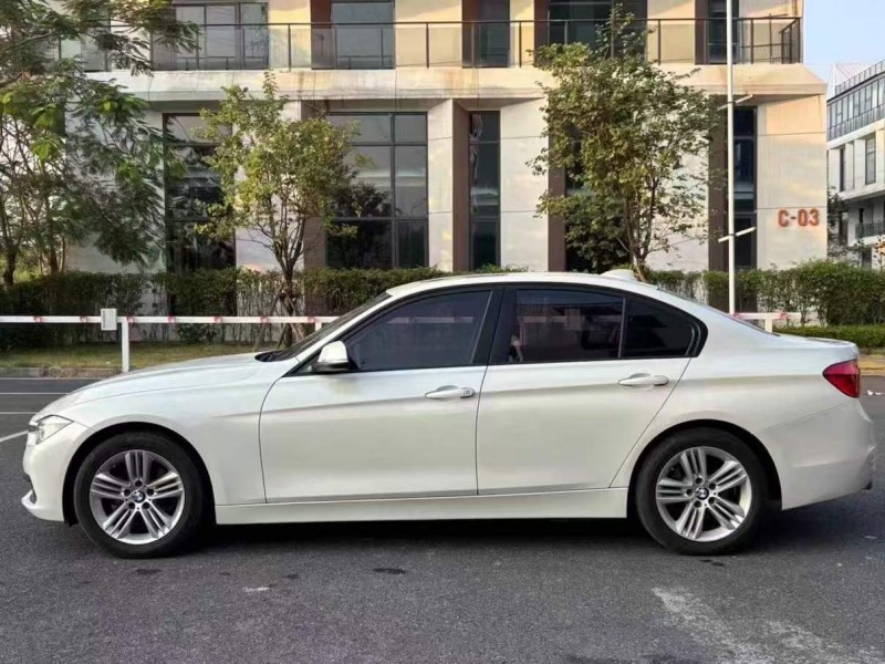 广州17年宝马3系8