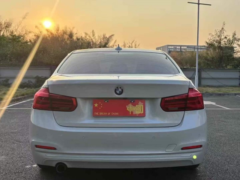 广州17年宝马3系9