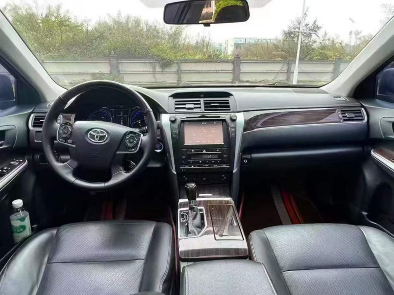 广州17年丰田凯美瑞5