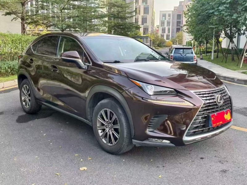 广州18年雷克萨斯NX2