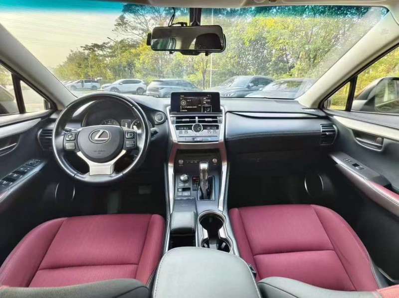 广州18年雷克萨斯NX6