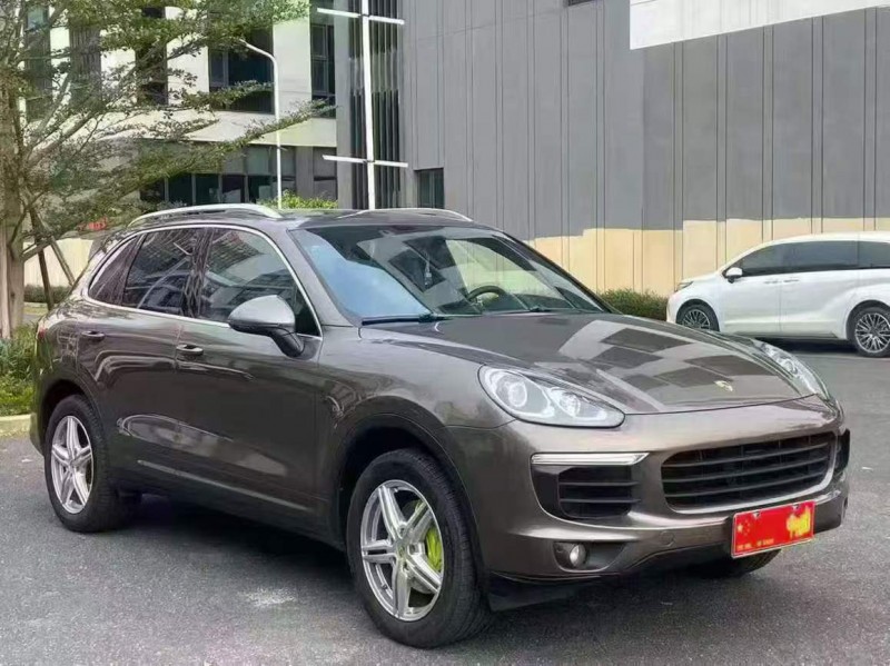 广州16年保时捷卡宴3