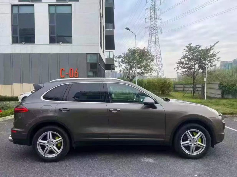 广州16年保时捷卡宴7