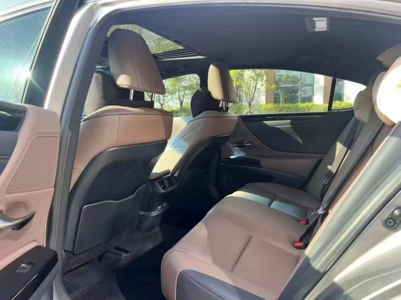 广州24年雷克萨斯ES5