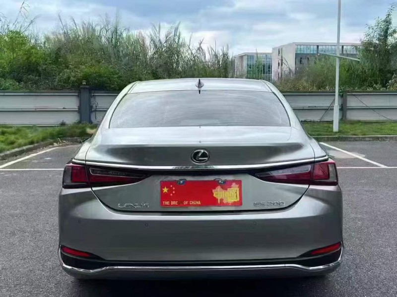 广州23年雷克萨斯ES9