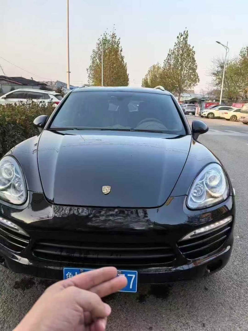 枣庄13年保时捷卡宴1