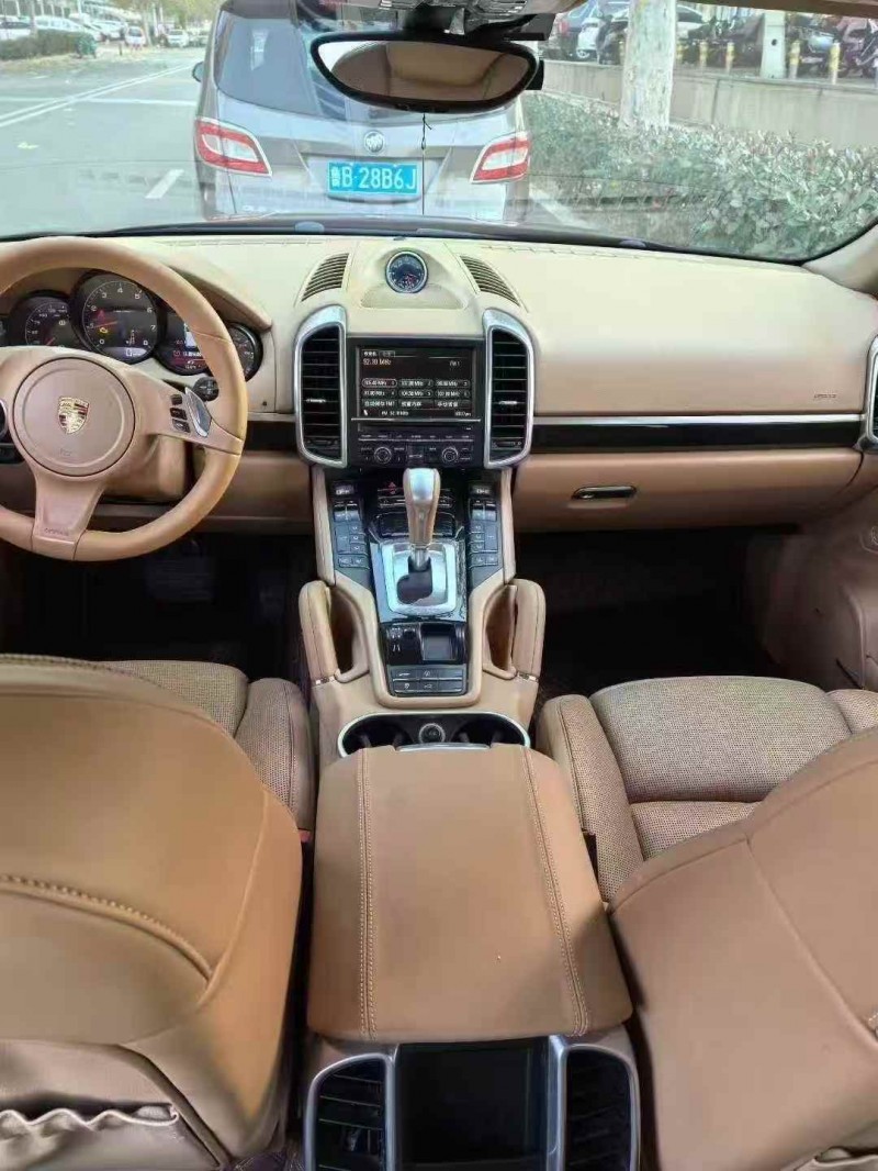 枣庄13年保时捷卡宴4
