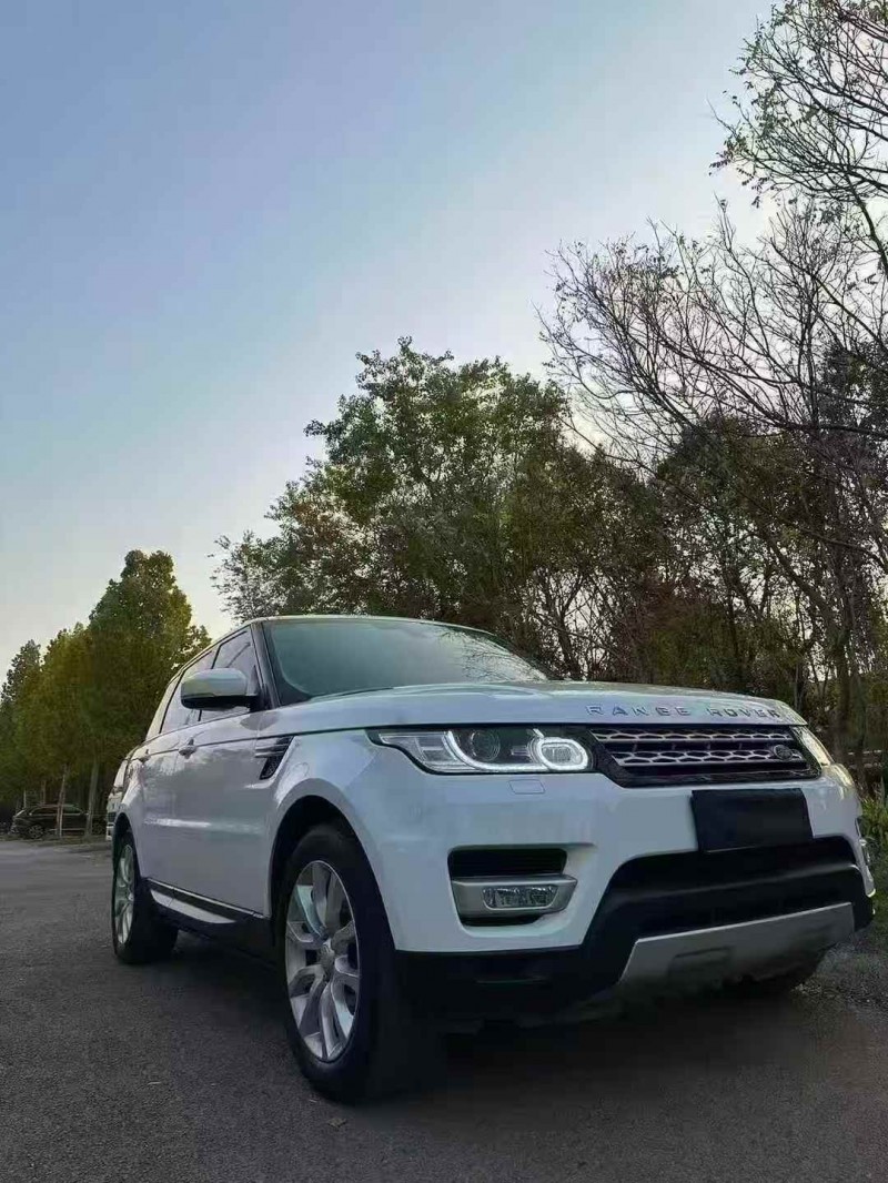 济宁17年路虎揽胜运动2