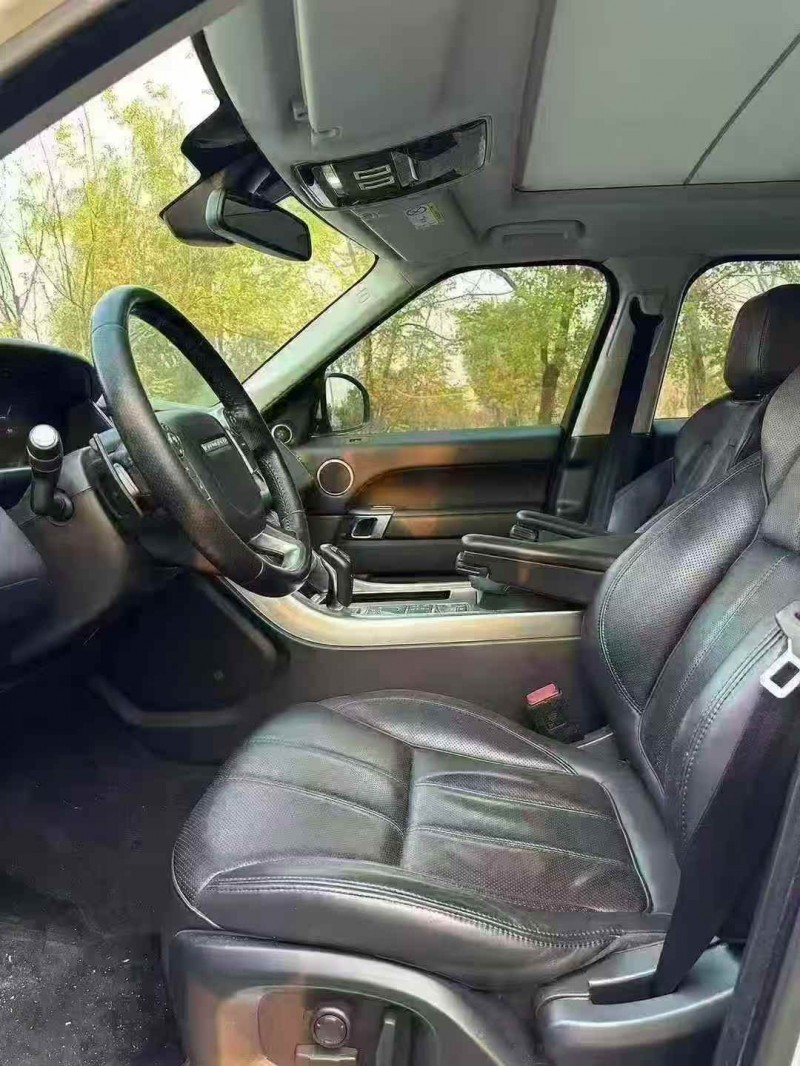 济宁17年路虎揽胜运动5