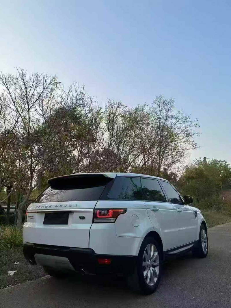 济宁17年路虎揽胜运动9