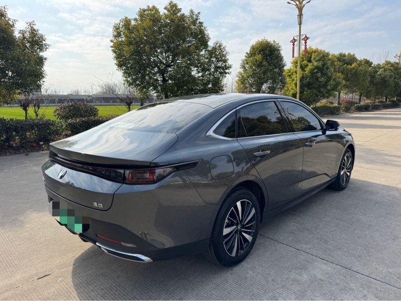 苏州25年长安汽车逸动5