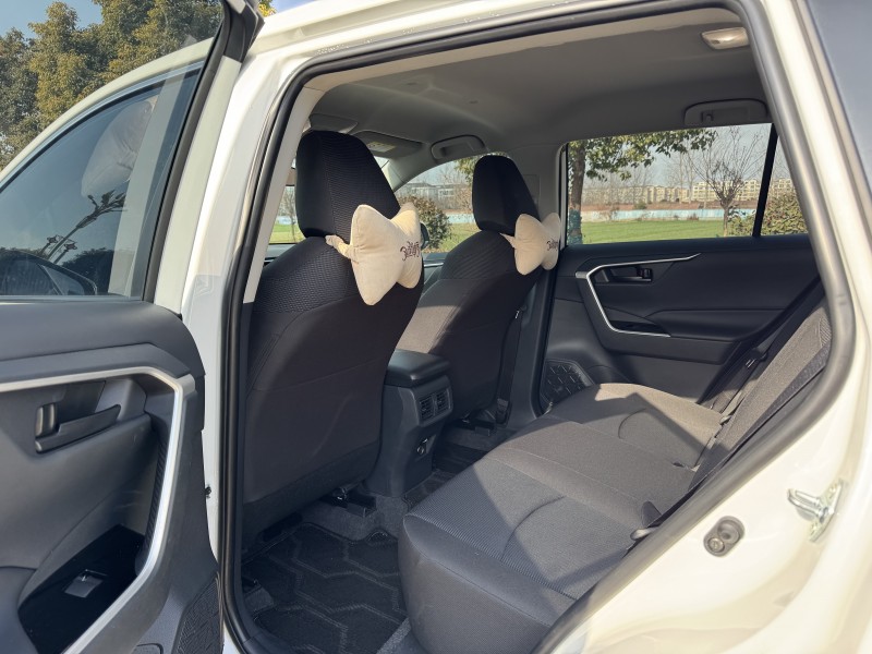 盐城25年丰田RAV4荣放8