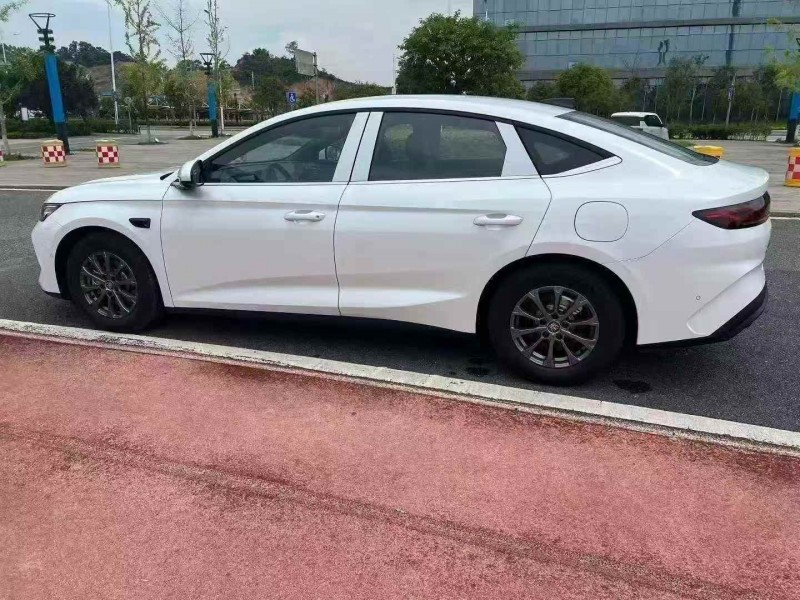 北海25年比亚迪秦8