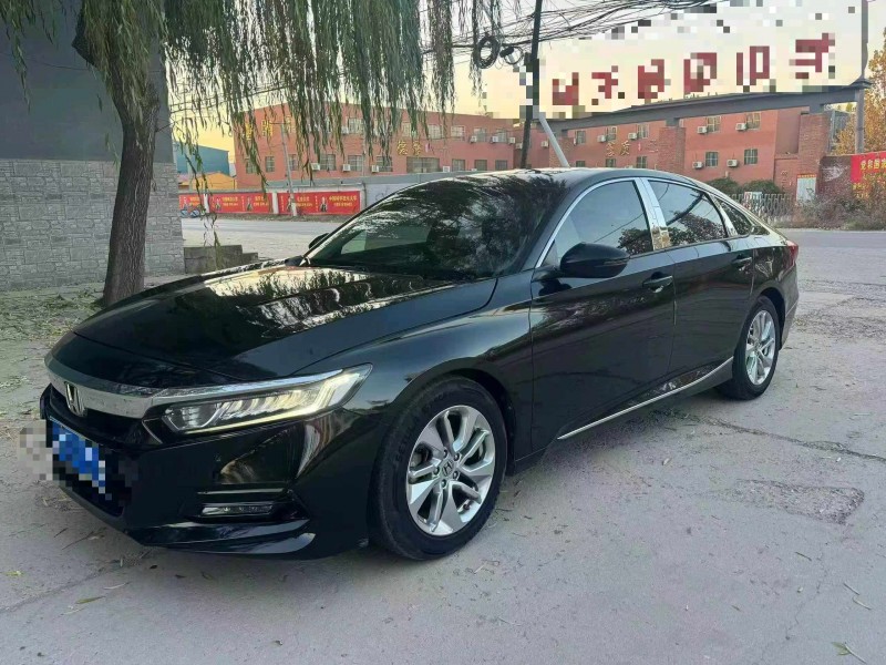 保定18年本田雅阁2