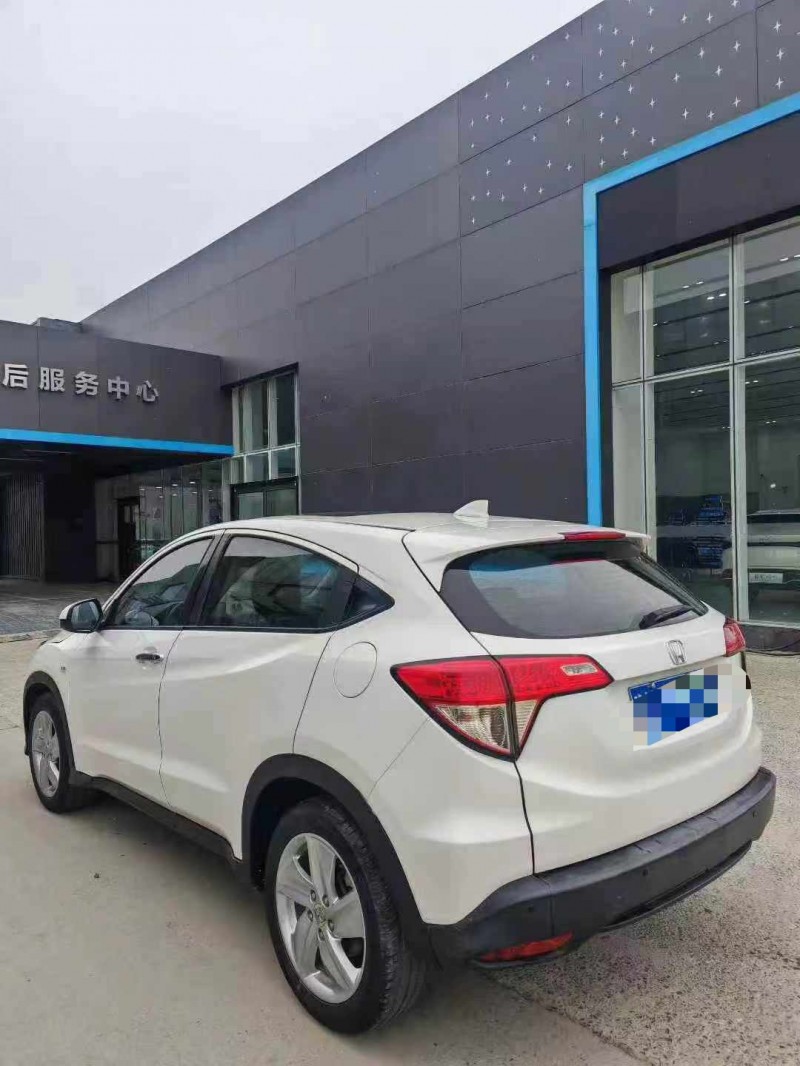 保定21年本田缤智7