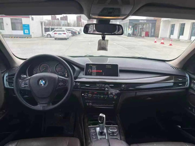 保定16年宝马X56