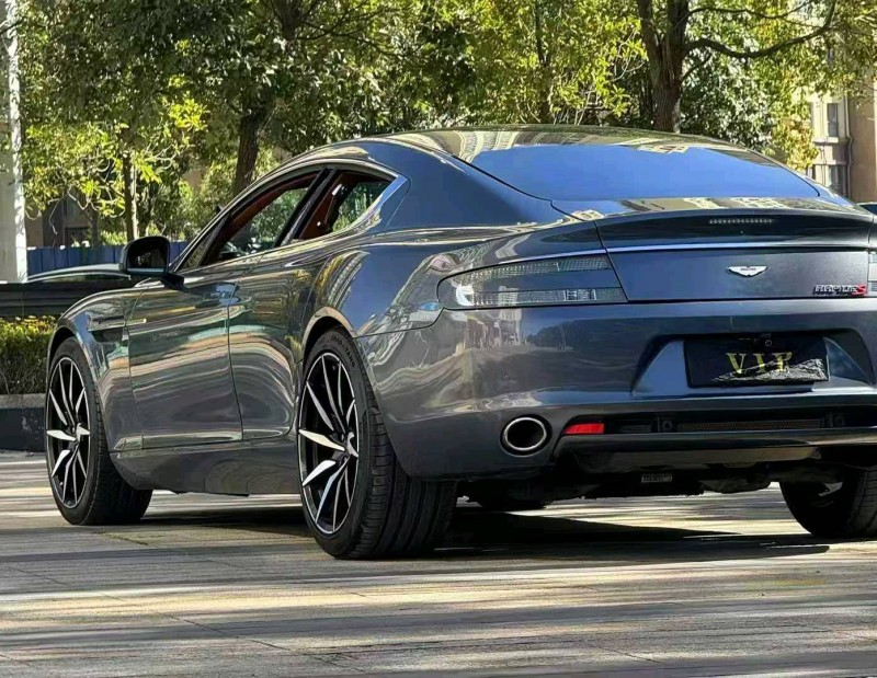 玉溪14年阿斯顿·马丁Cygnet9