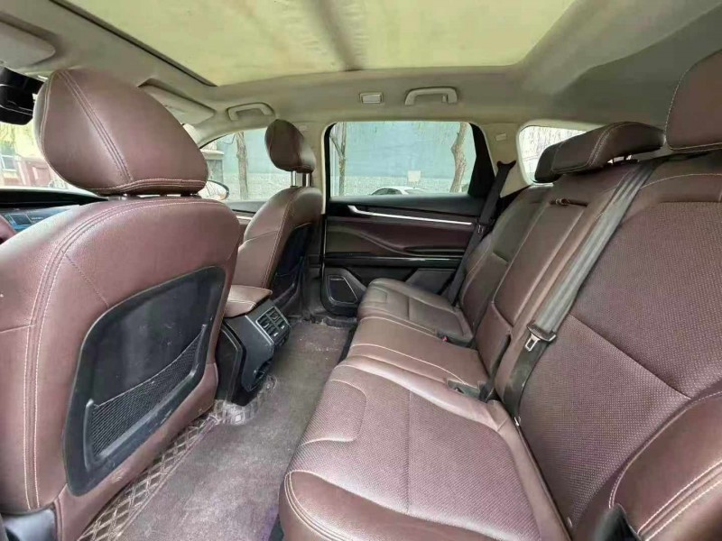 保定19年君马汽车S706